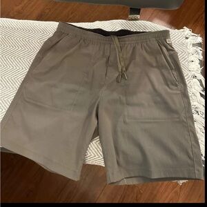 Lululemon men’s Bowline Short 8"